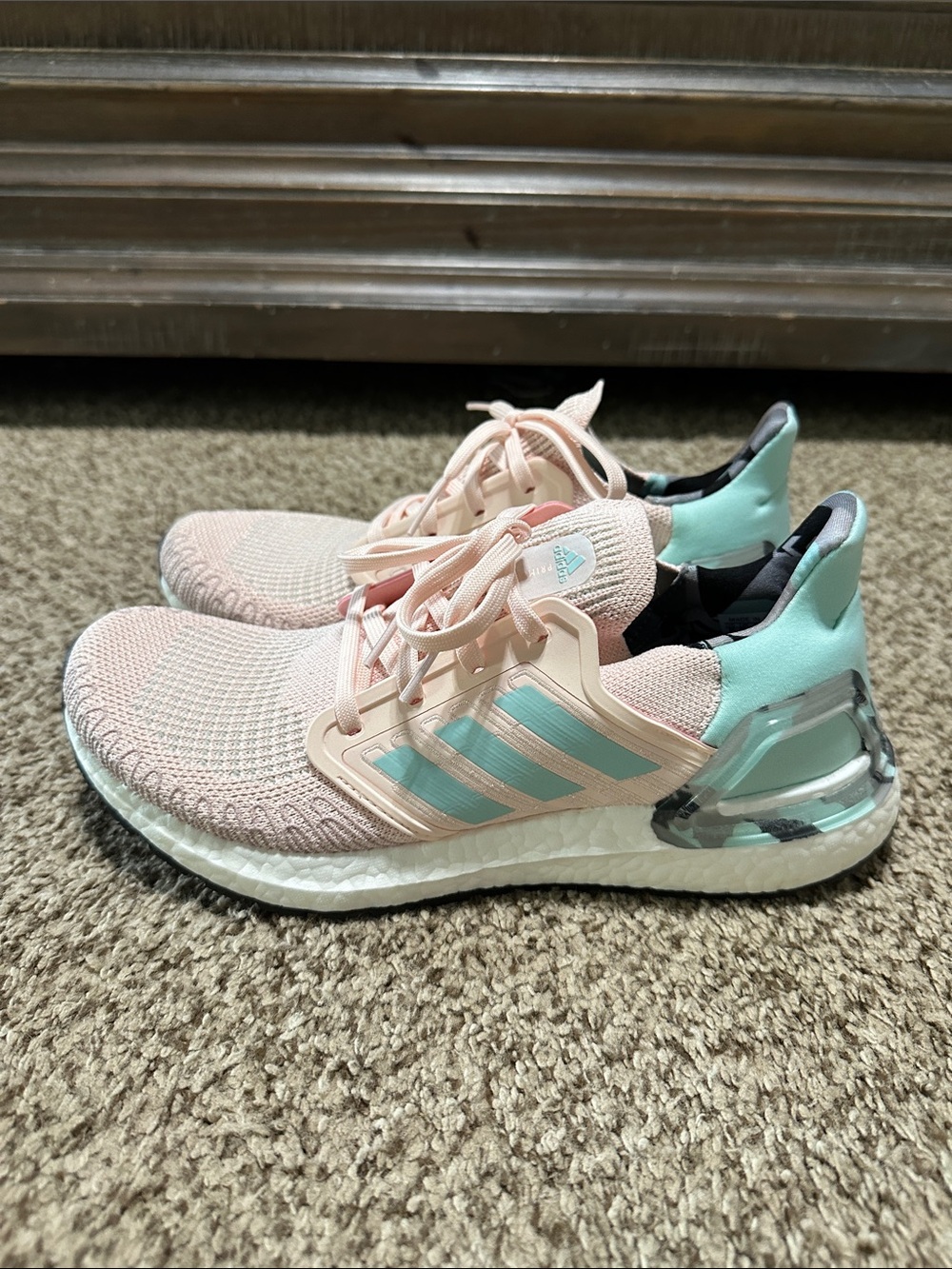 adidas ultraboost 20 pink tint frost mint size 9 Women nwot - Picture 3 of 5